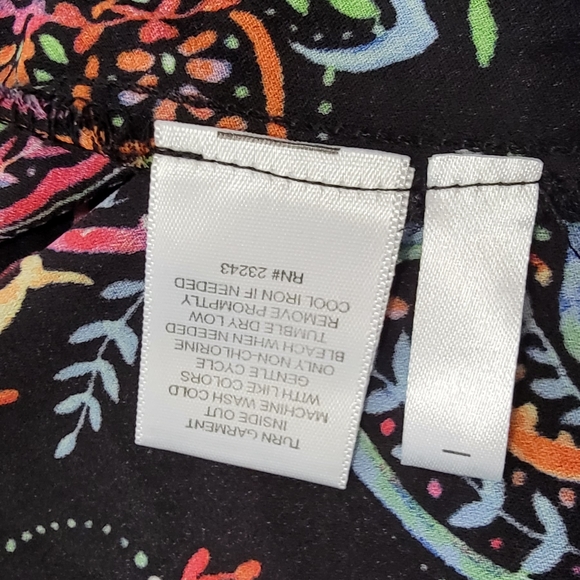 Soho adjustable Halter Top, Paisley, Size Medium - Picture 6 of 6